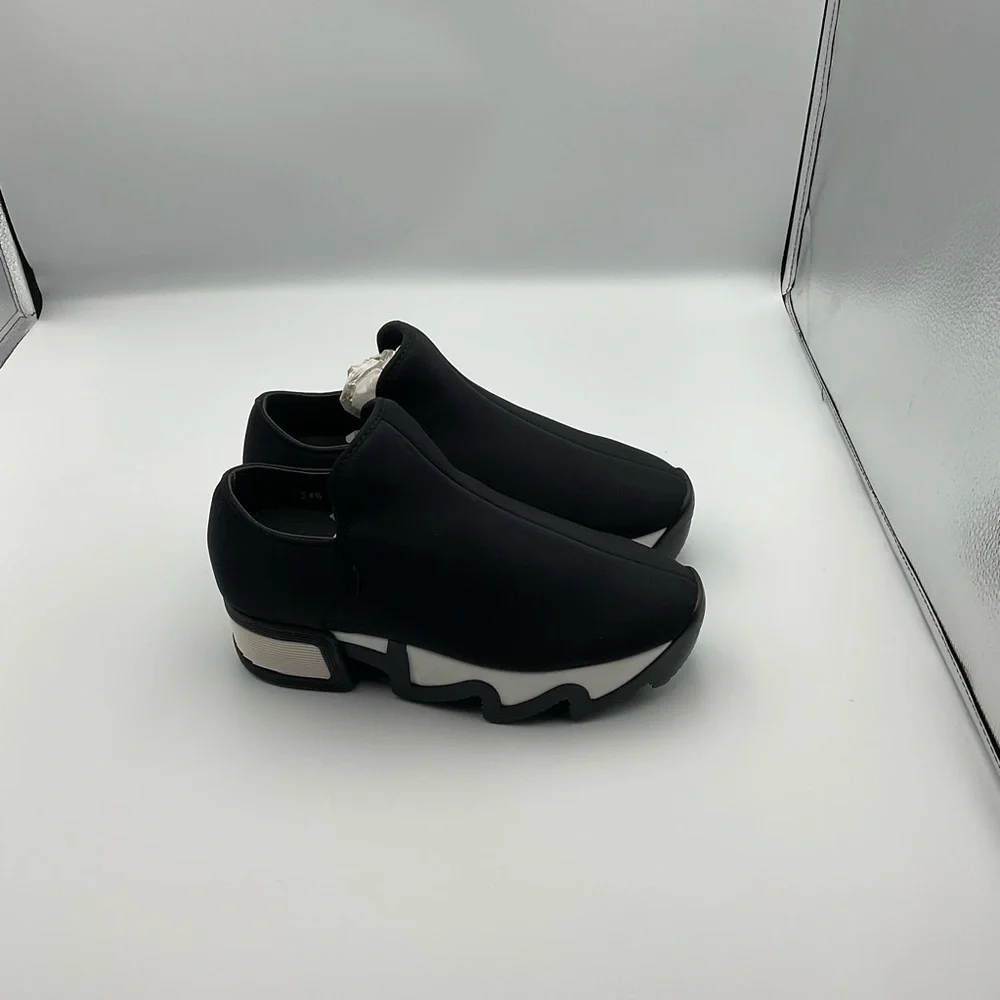 iRi NYC Wes Black Neoprene Platform Slipons Size 4.5‎